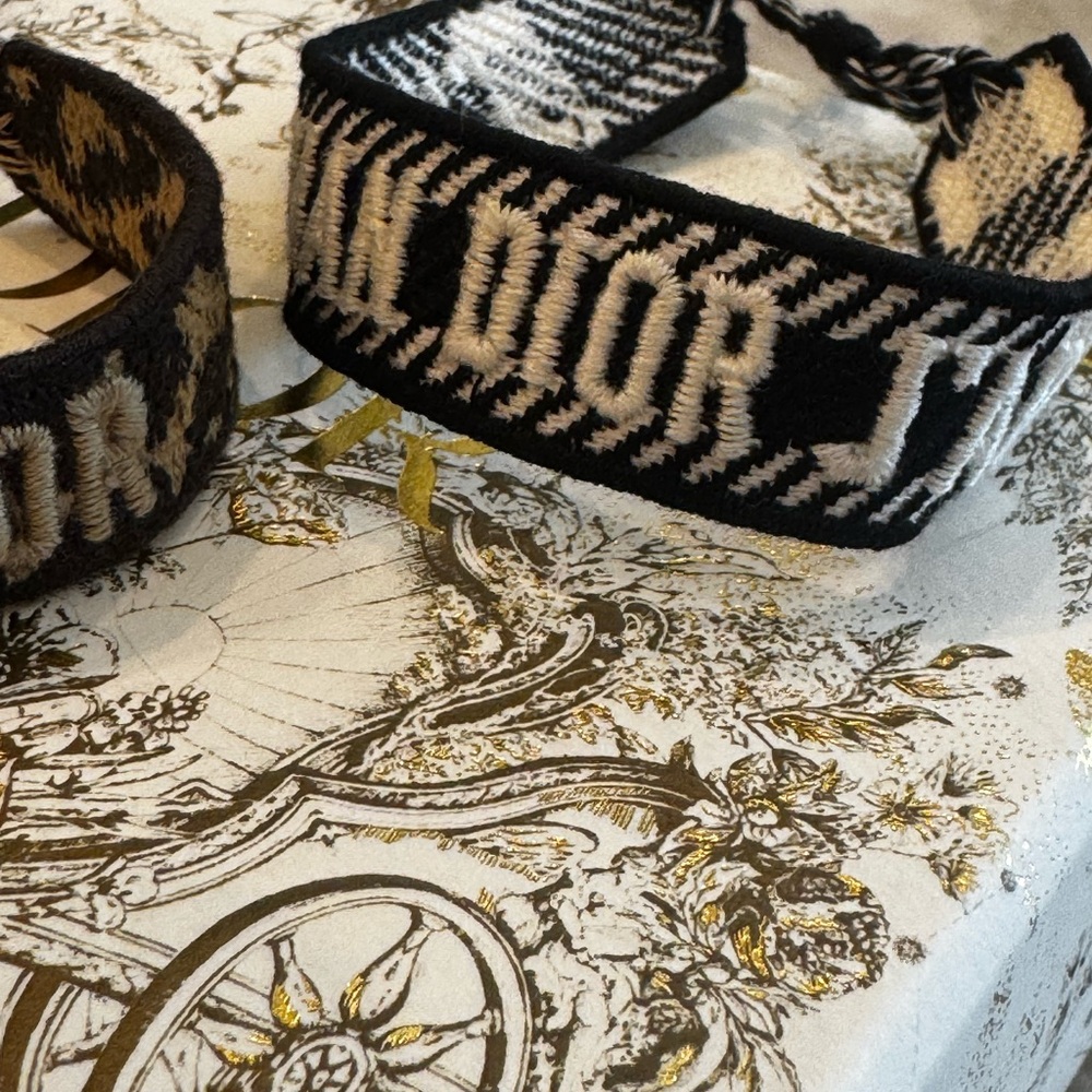 ✨ Dior Woven Bracelet Set of 2 Bundle Deal + Free Lotion✨ - Picture 5 of 8